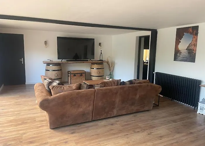 Maison De Tatil Evi Caussens